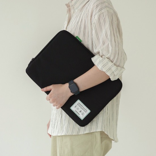 LAPTOP POUCH